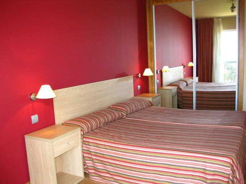 Apartamentos Mar Rovacias Комільяс Номер фото