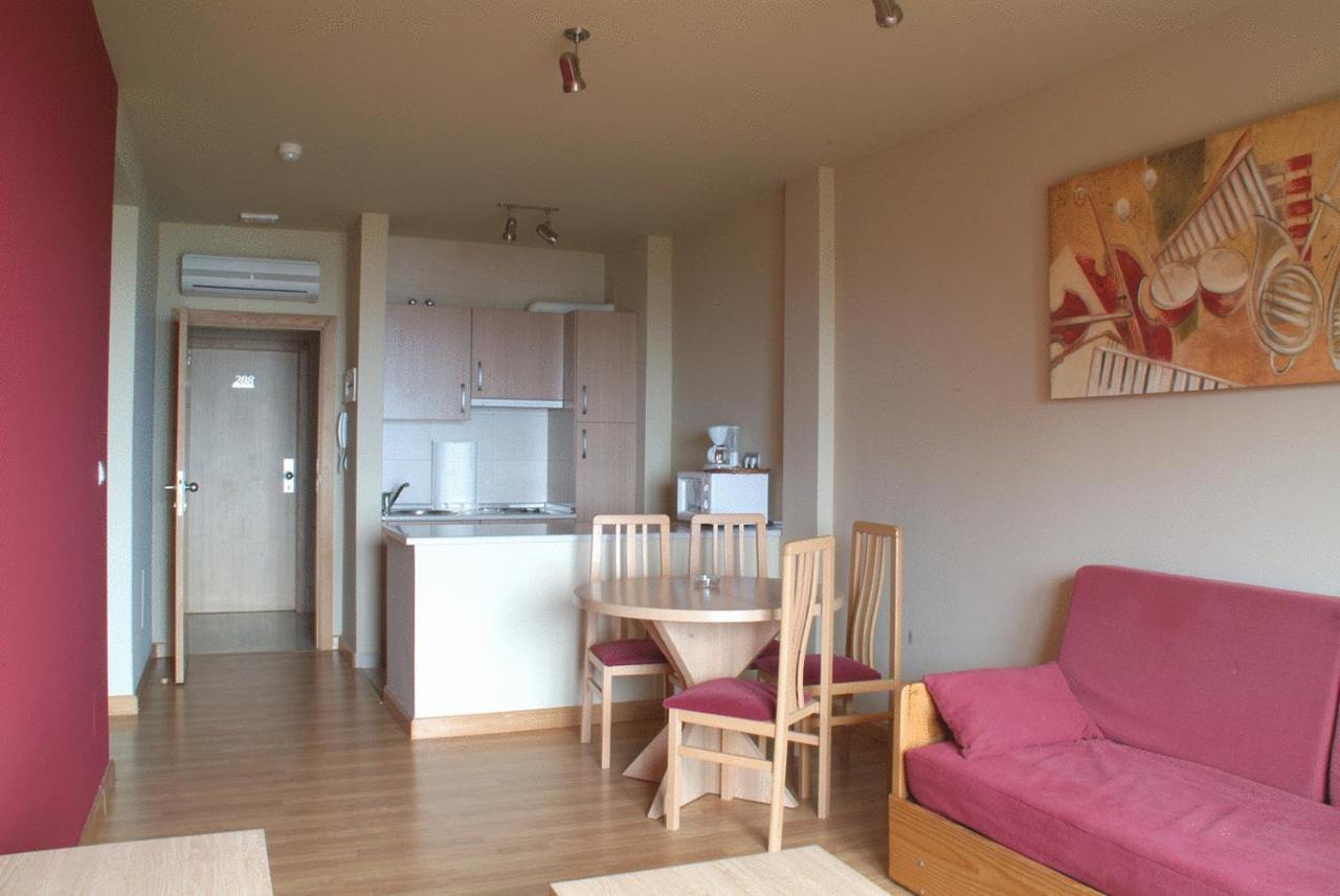 Apartamentos Mar Rovacias Комільяс Номер фото